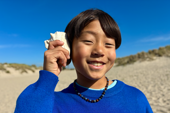 Foto tomada con la c&aacute;mara Fusion de 48 MP, funcionalidad de retratos de &uacute;ltima generaci&oacute;n en uso, enfocada en la cara de una persona